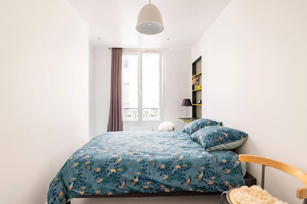 Appartement Charmant En Pierre, Ruelle Au Calme Paris